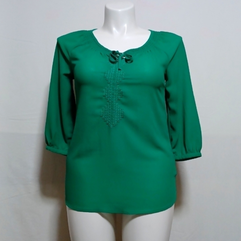 OLD NAVY WOMENS TOP SIZE S/P/P IN A BEAUTIFUL EMERALD GREEN COLOR 😍